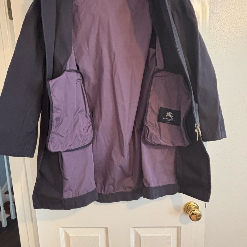 Burberry dark navy rain coat with hood - Picture 4 of 4